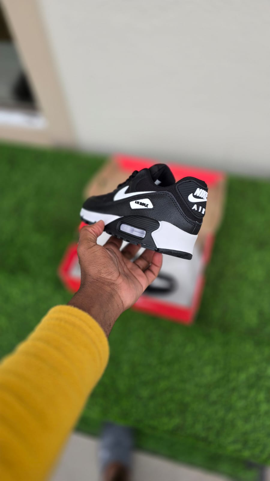 Nike Air Max 90 – Classic Comfort. Iconic Style.