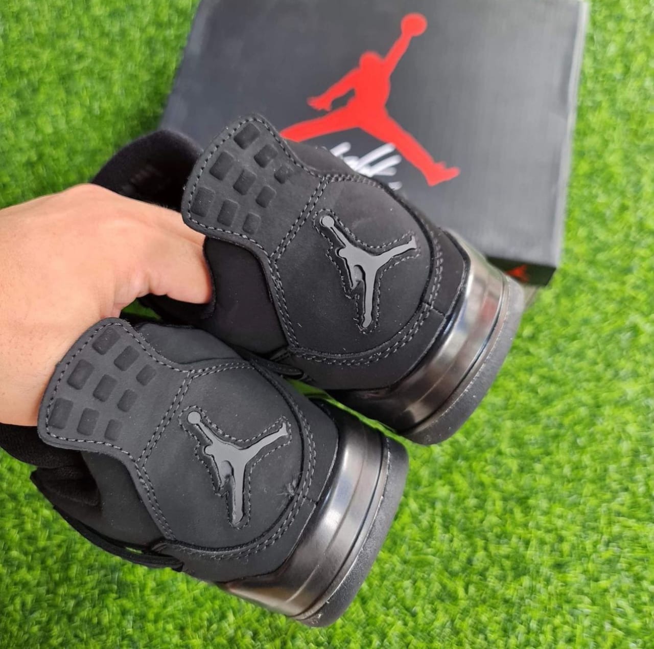 Air Jordan Retro 4 – Timeless Style. Legendary Legacy.