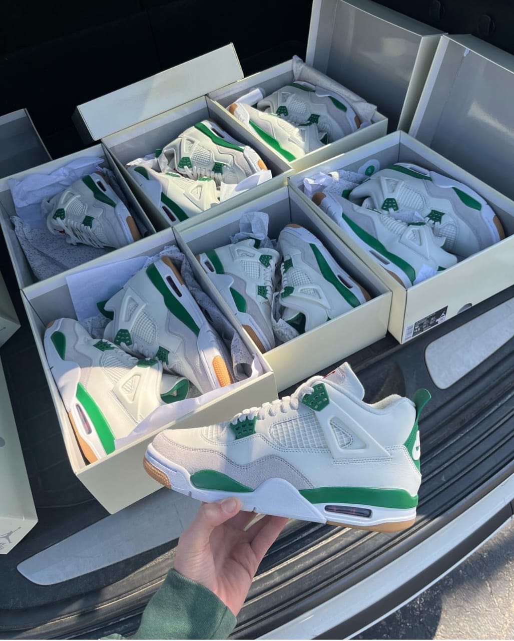 Air Jordan Retro 4 – Timeless Style. Legendary Legacy.