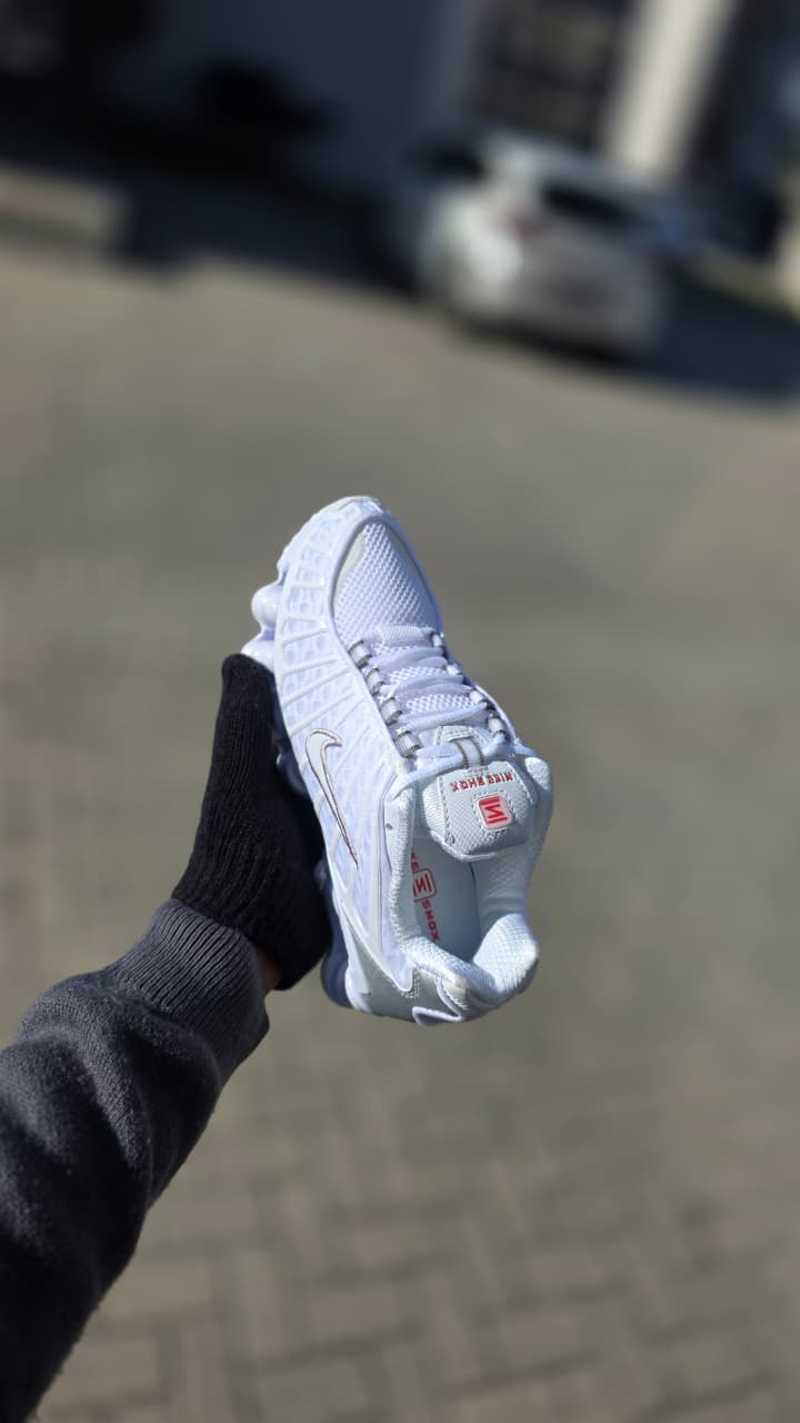 Nike Shox – Power, Comfort & Bold Style
